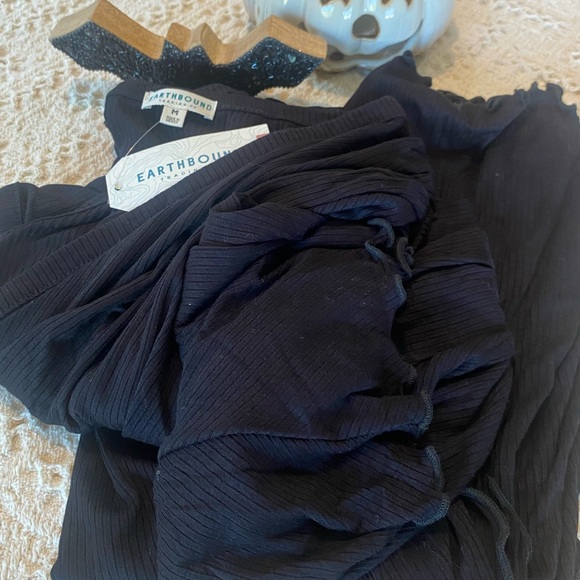 Flared sleeve ribbed dress. Black. Earthbound trading/NWT. Medium. - Picture 7 of 11